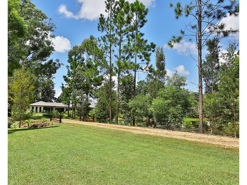 43 HIGHLAND DRIVE, Lake Macdonald QLD 4563