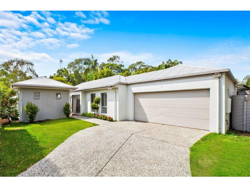 5, 19a Sunrise Avenue, Tewantin QLD 4565