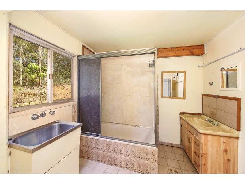 37 McIntyre Lane, Tinbeerwah QLD 4563