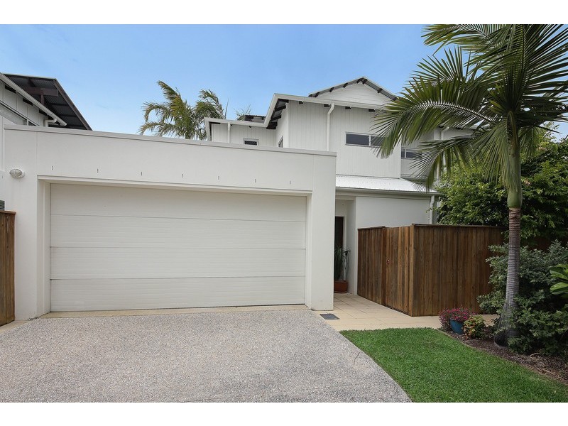 8/2 Lake Weyba Drive, Noosaville QLD 4566