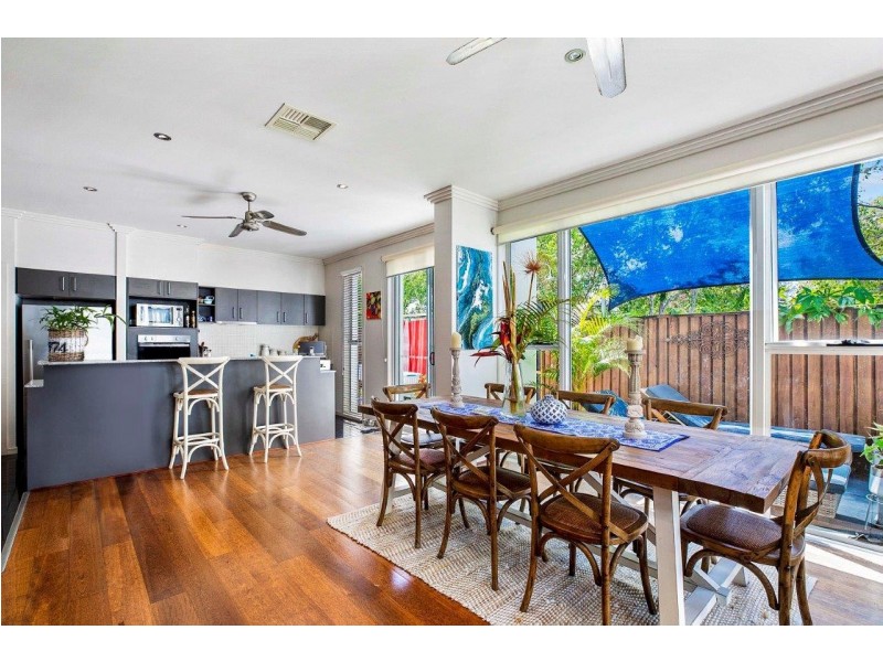 8/2 Lake Weyba Drive, Noosaville QLD 4566