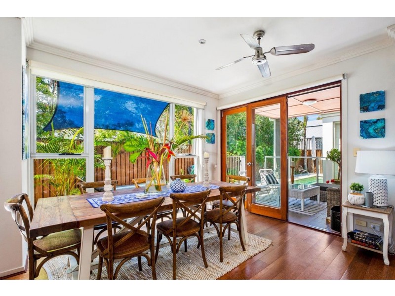 8/2 Lake Weyba Drive, Noosaville QLD 4566