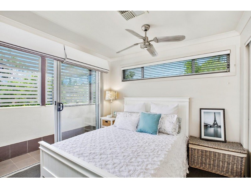 8/2 Lake Weyba Drive, Noosaville QLD 4566