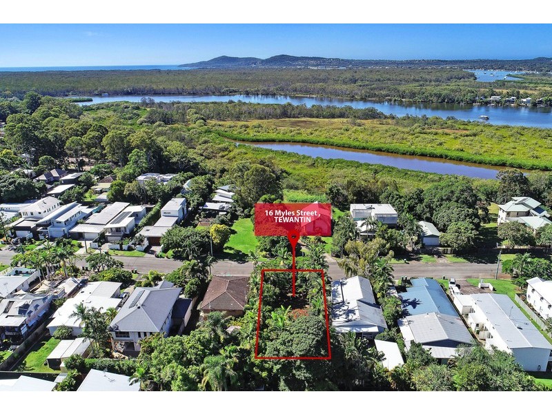 16 Myles Street, Tewantin QLD 4565