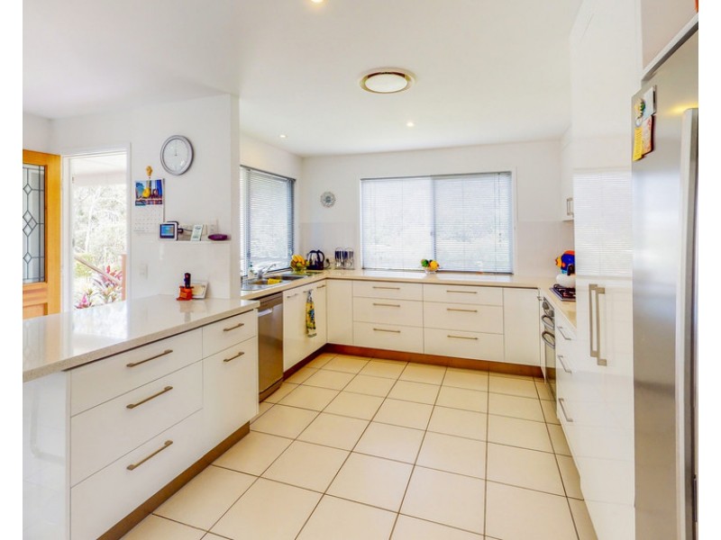 27 Shields Street, Tewantin QLD 4565