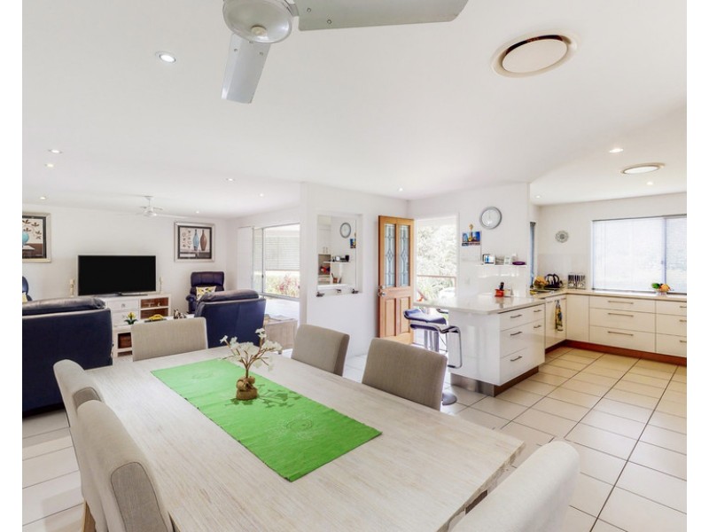27 Shields Street, Tewantin QLD 4565