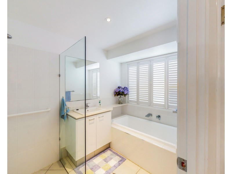 27 Shields Street, Tewantin QLD 4565