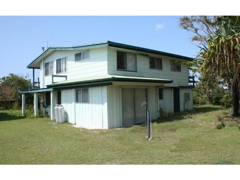 9 Mackerel Street, Noosa North Shore QLD 4565