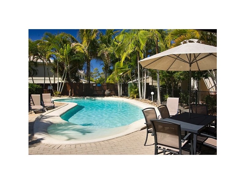 216/4 Lake Weyba Drive, Noosaville QLD 4566