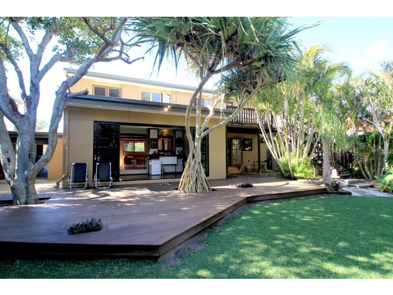 9 Corsair Crescent, Sunrise Beach QLD 4567