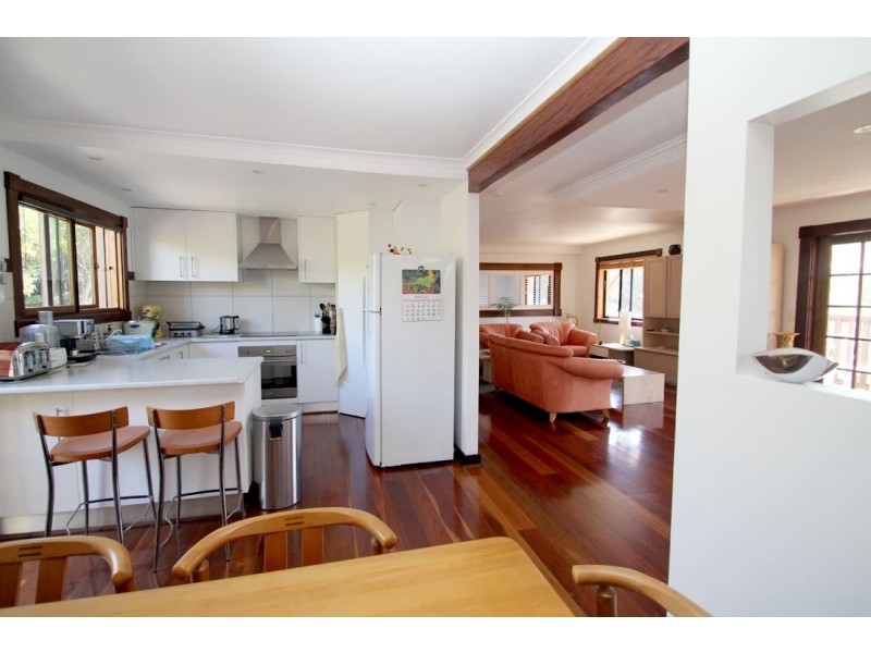 9 Corsair Crescent, Sunrise Beach QLD 4567