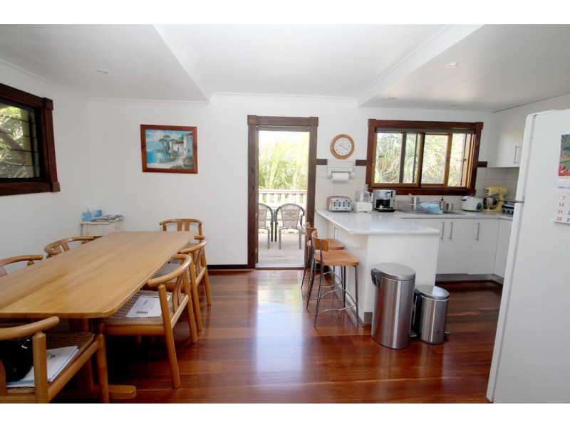 9 Corsair Crescent, Sunrise Beach QLD 4567