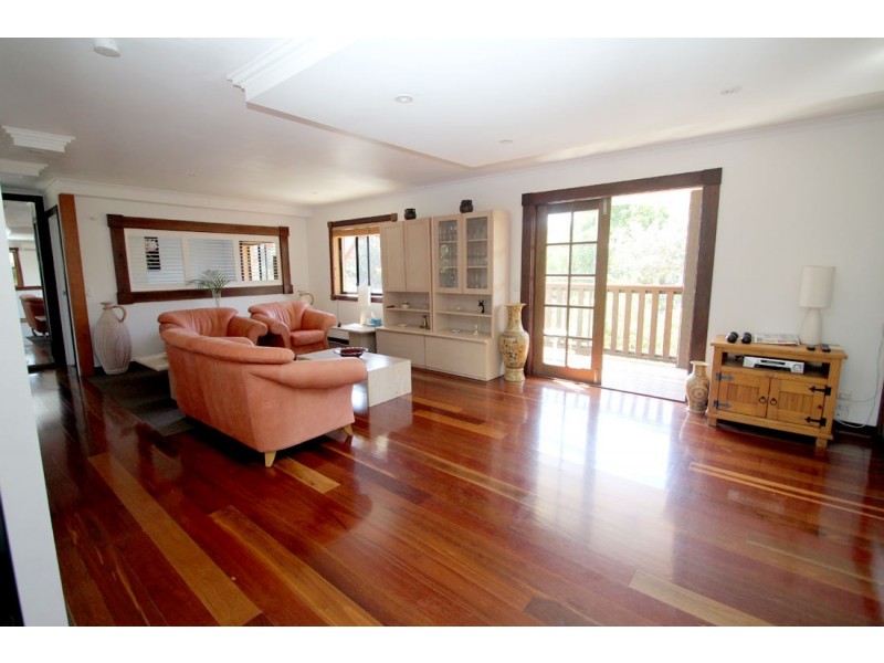 9 Corsair Crescent, Sunrise Beach QLD 4567