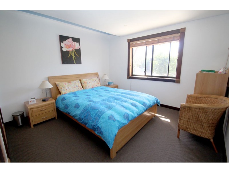 9 Corsair Crescent, Sunrise Beach QLD 4567