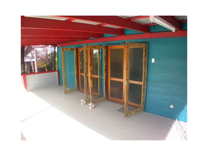 19 Pines Avenue, Cooroibah QLD 4565
