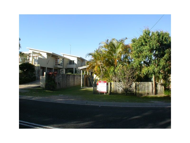 12 Howard Street, Noosaville QLD 4566