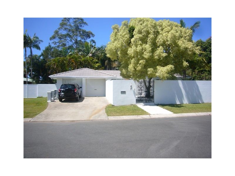 7 Woodland Court, Tewantin QLD 4565