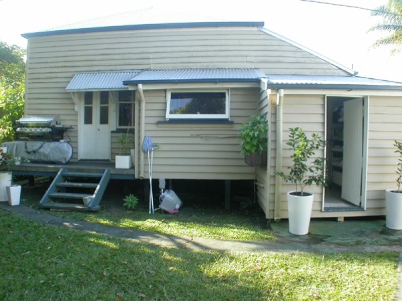 11 Station Street, Pomona QLD 4568