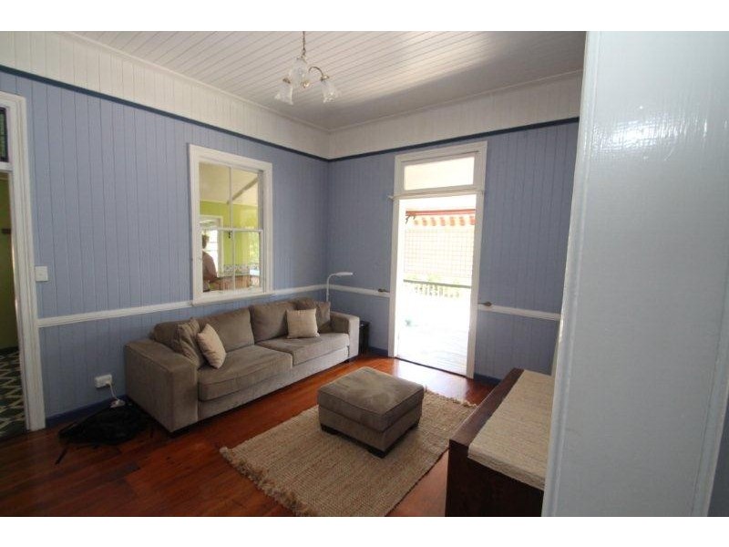 2 Pines Avenue, Cooroibah QLD 4565