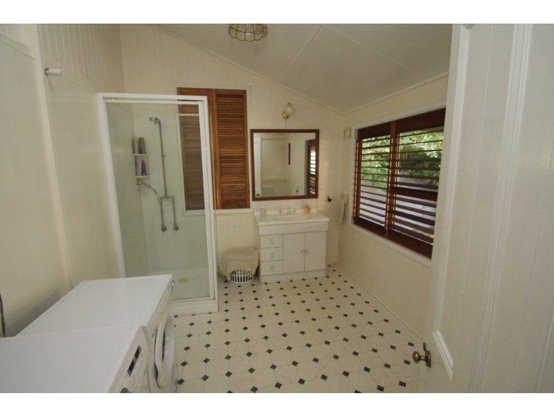 2 Pines Avenue, Cooroibah QLD 4565