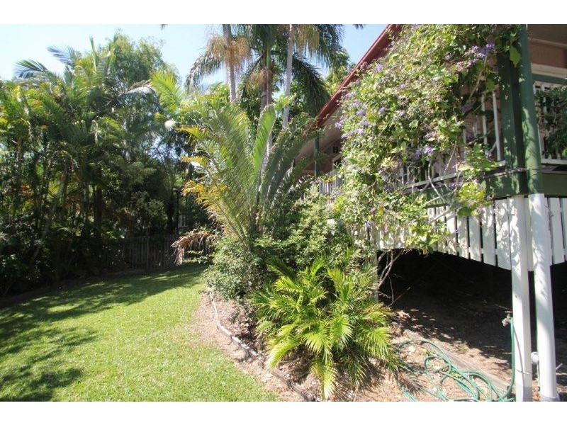 2 Pines Avenue, Cooroibah QLD 4565