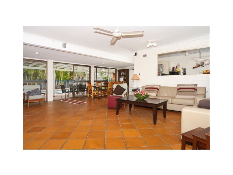 4 Lagoona Drive, Noosa Heads QLD 4567