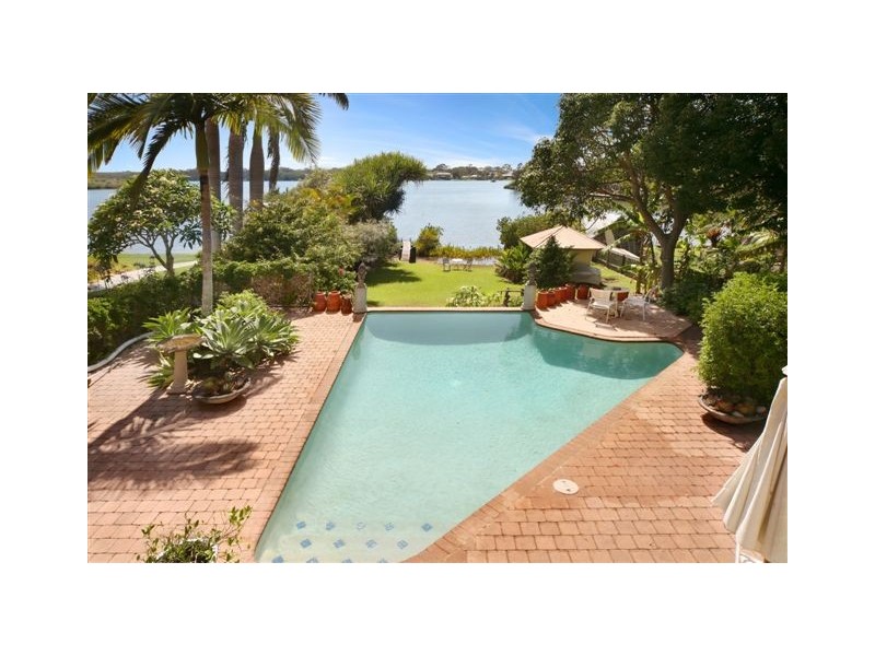 15 Ward Street, Tewantin QLD 4565
