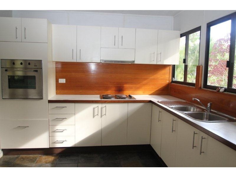 1 Pines Avenue, Cooroibah QLD 4565