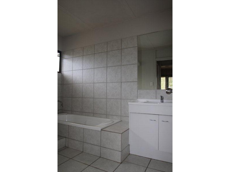 1 Pines Avenue, Cooroibah QLD 4565