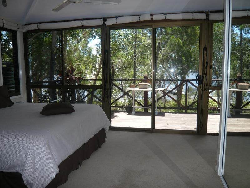 1 Boreen Parade, Boreen Point QLD 4565