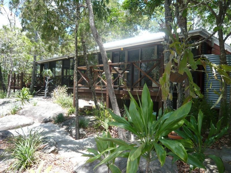 1 Boreen Parade, Boreen Point QLD 4565