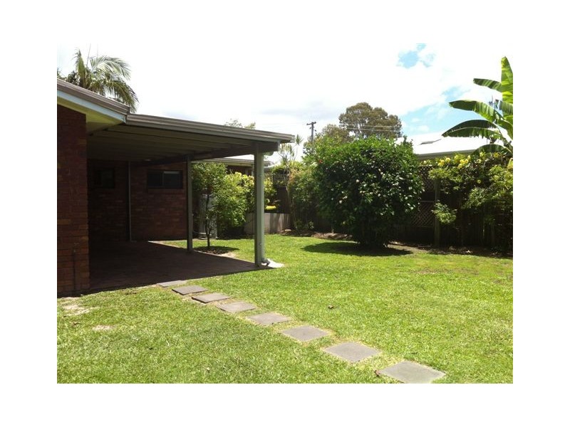 4 Hillcrest Avenue, Tewantin QLD 4565