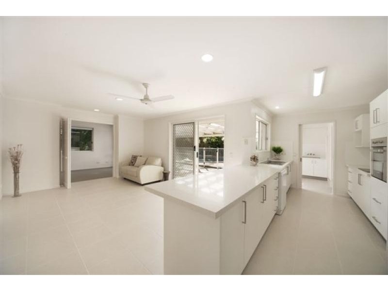 30 Seacove Court, Noosa Waters QLD 4566