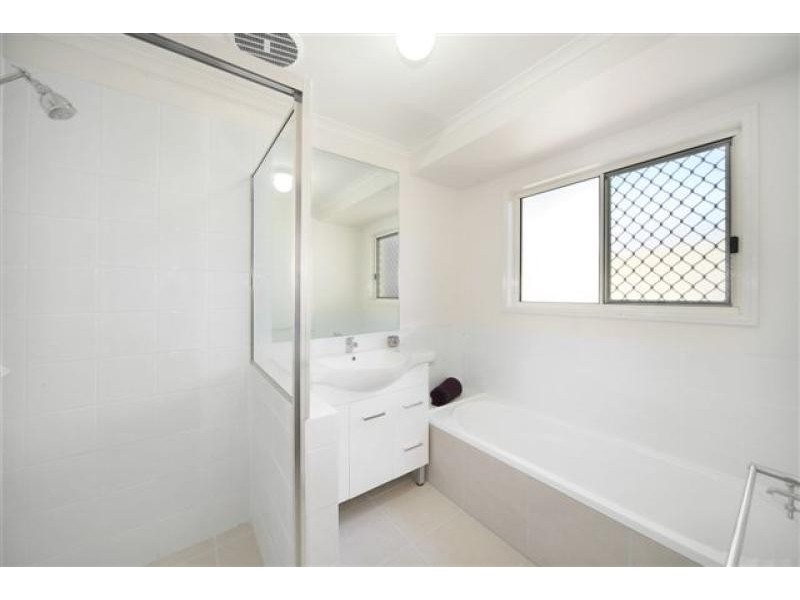 30 Seacove Court, Noosa Waters QLD 4566