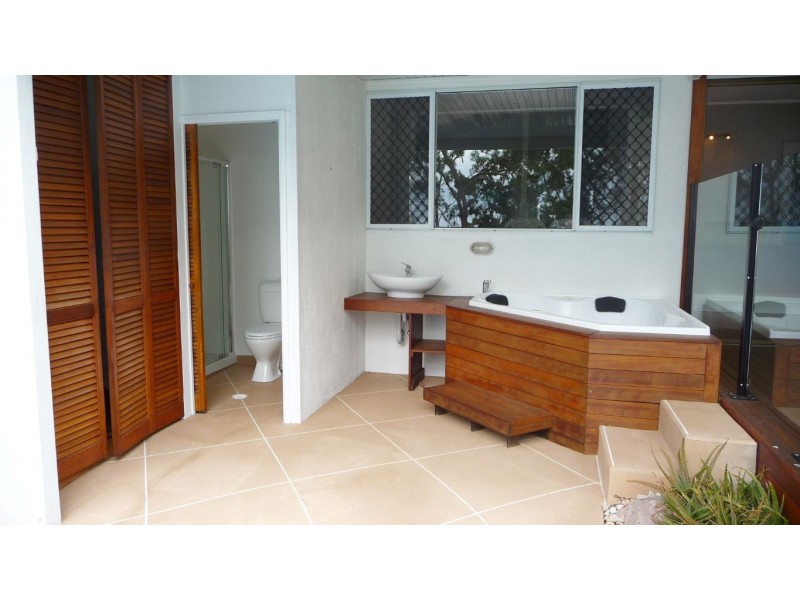Cooroibah QLD 4565