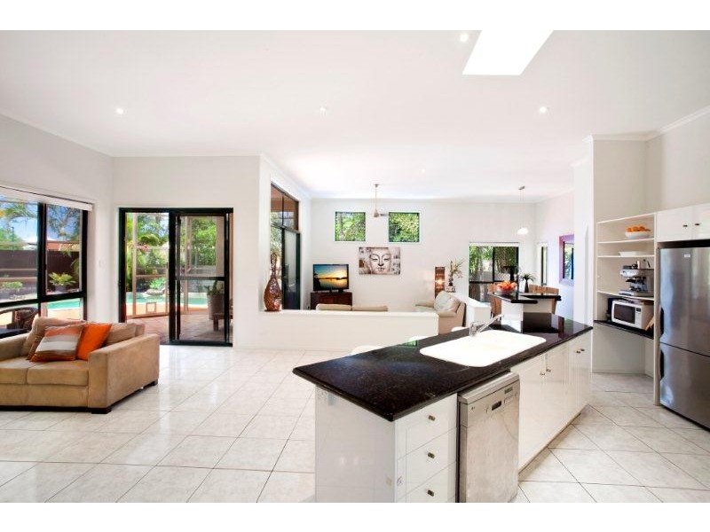 2 Helm Court, Noosaville QLD 4566