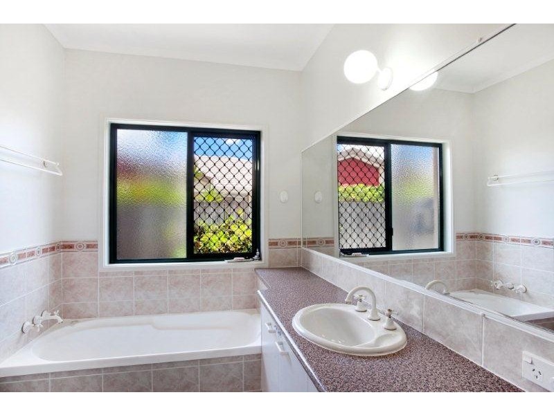 2 Helm Court, Noosaville QLD 4566