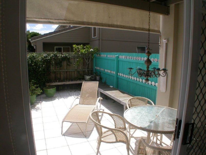 4/18 Lake Weyba Drive, Noosaville QLD 4566