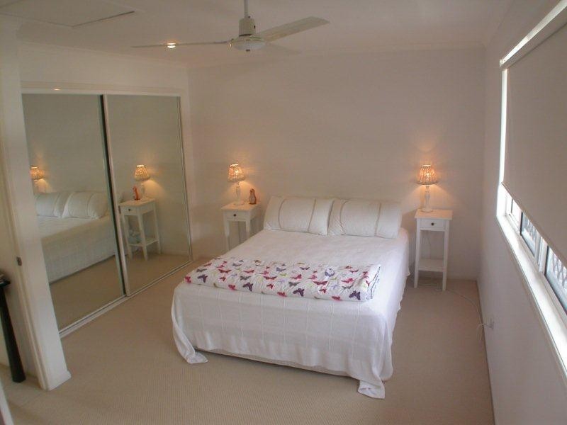 4/18 Lake Weyba Drive, Noosaville QLD 4566