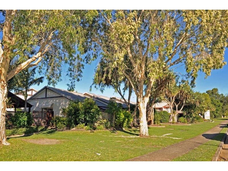 202/24 Lake Weyba Drive, Noosaville QLD 4566