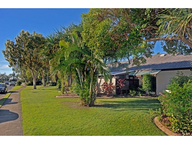 202/24 Lake Weyba Drive, Noosaville QLD 4566