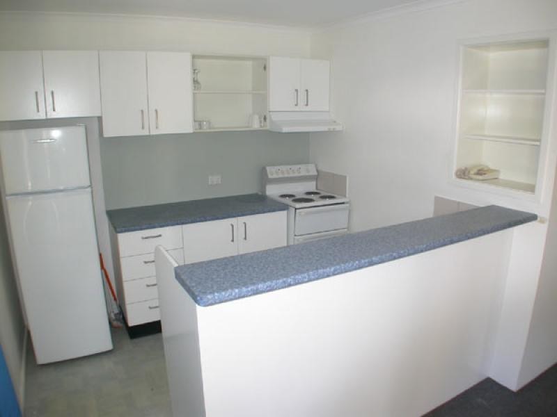 202/24 Lake Weyba Drive, Noosaville QLD 4566