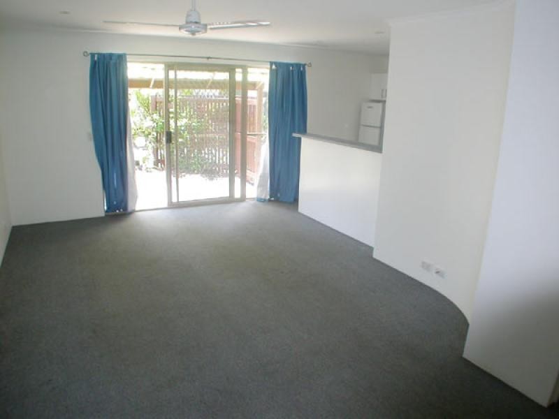 202/24 Lake Weyba Drive, Noosaville QLD 4566