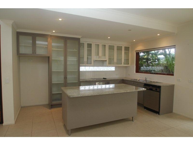 1/3 Ann Street, Noosaville QLD 4566