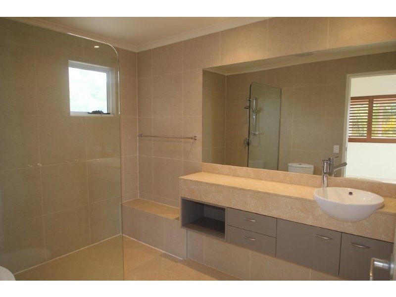 1/3 Ann Street, Noosaville QLD 4566