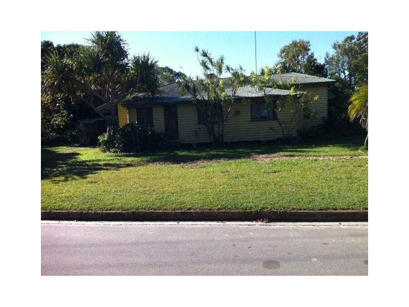 5 Lake Weyba Road, Noosaville QLD 4566