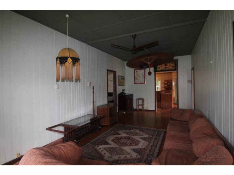 5 Lake Weyba Road, Noosaville QLD 4566