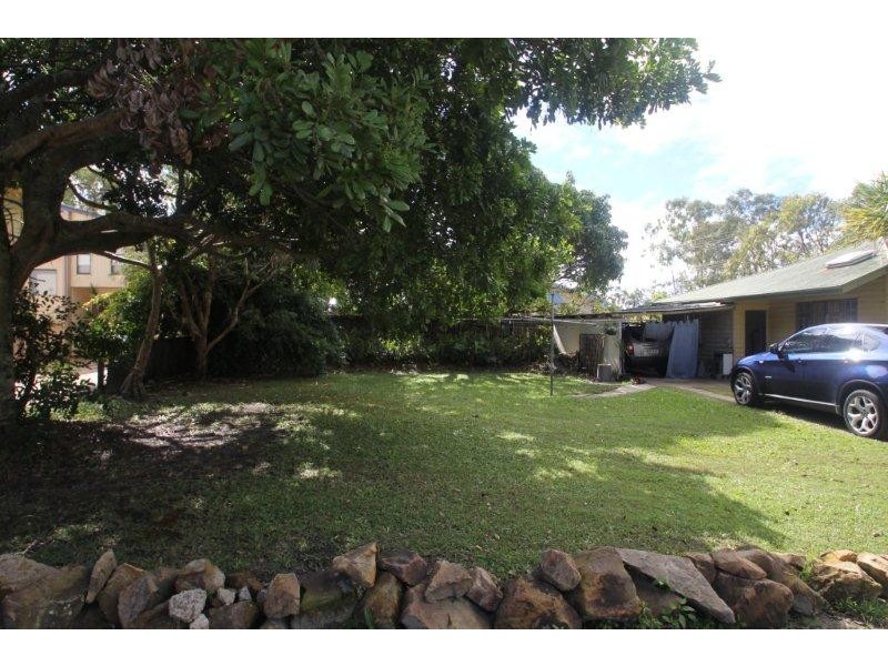 5 Lake Weyba Road, Noosaville QLD 4566