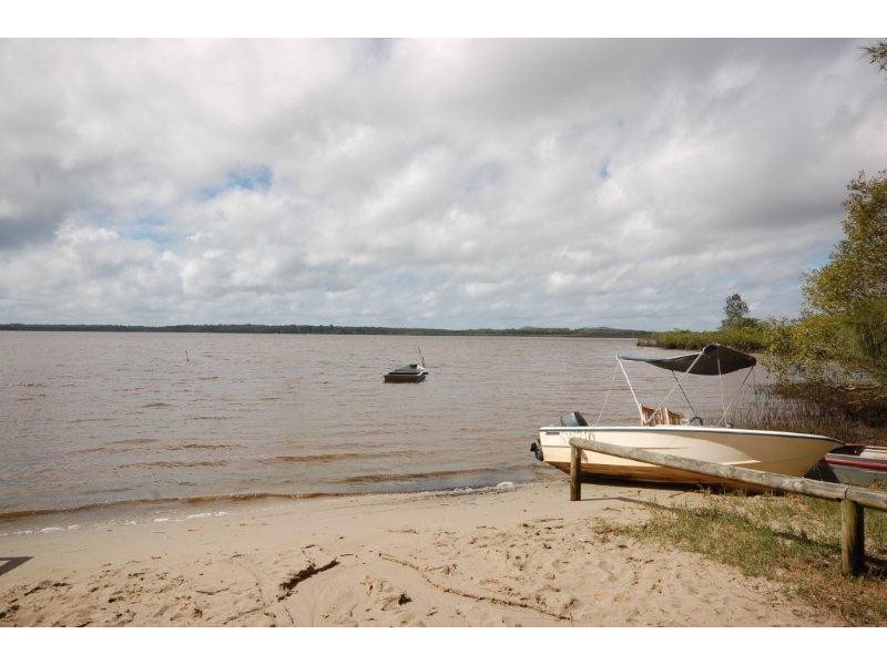 25 Pines Avenue, Cooroibah QLD 4565