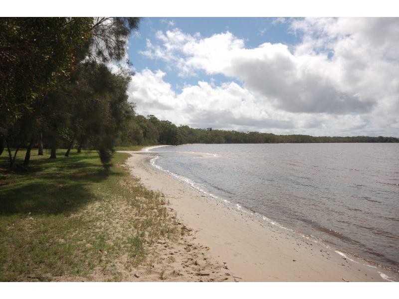 25 Pines Avenue, Cooroibah QLD 4565